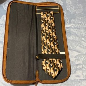 Vision Travel Tie Case